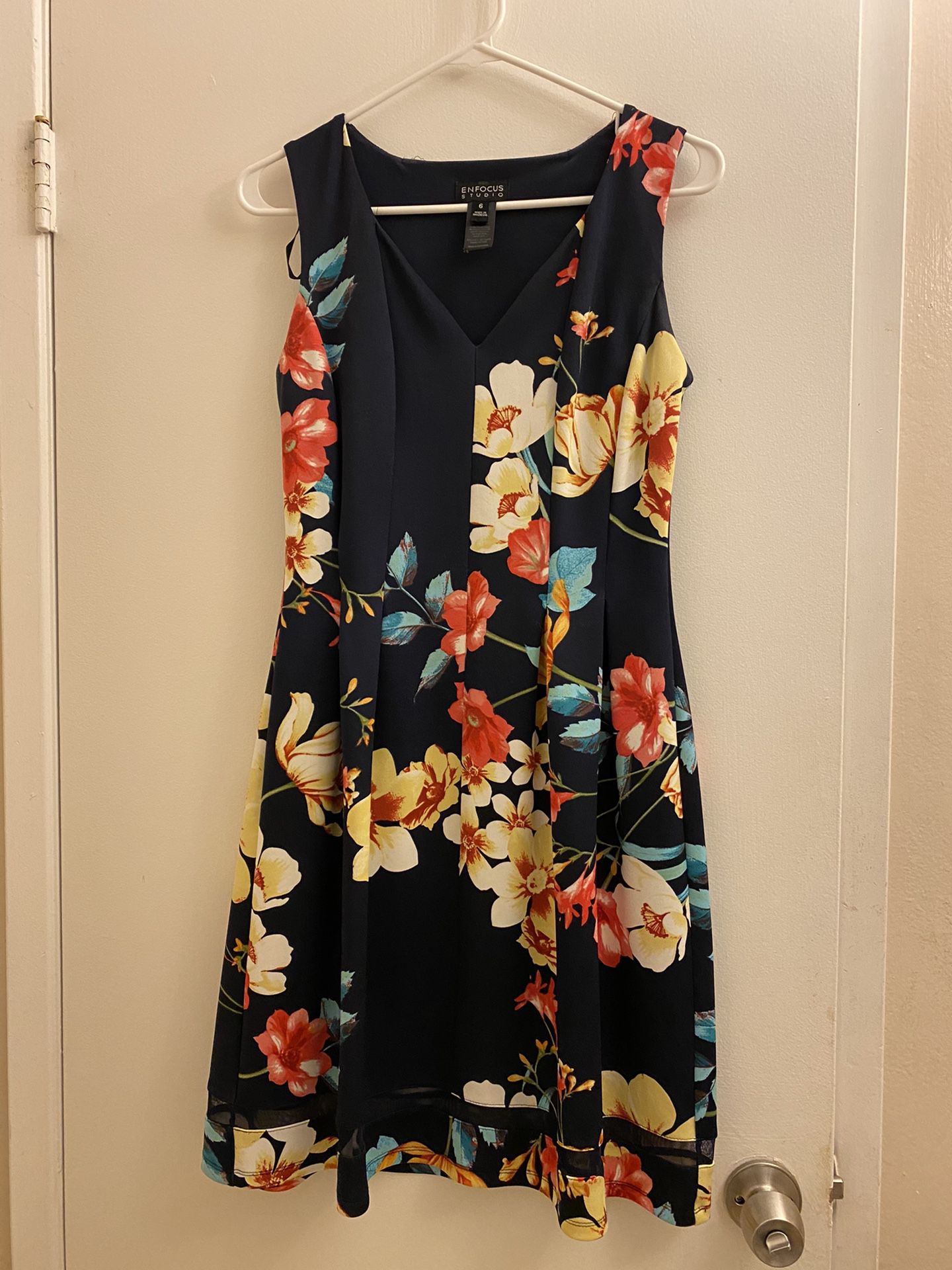 Women’s Floral Dress, Size 6