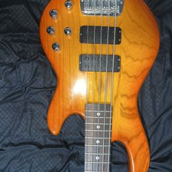 G&L Tribute M-2500 5 String Electric Bass Honeyburst 