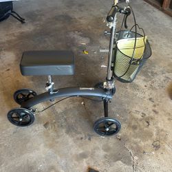 Knees Scooter