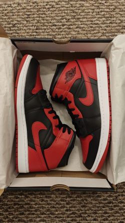Jordan 1 Mid Banned size 10.5