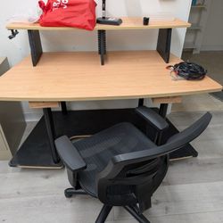 RTA Studio desk