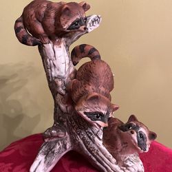Vintage Home Interiors Homco Masterpiece Porcelain Raccoons On Stump Figurine