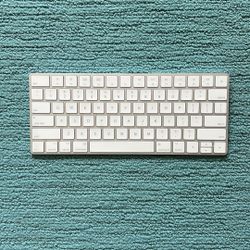 Apple Magic Keyboard - Lightning Rechargeable 