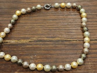 Fake perl necklace