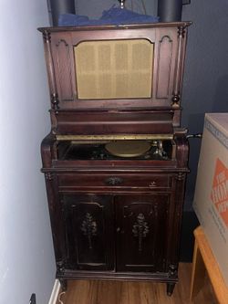 Victor Talking Machine / Record Player