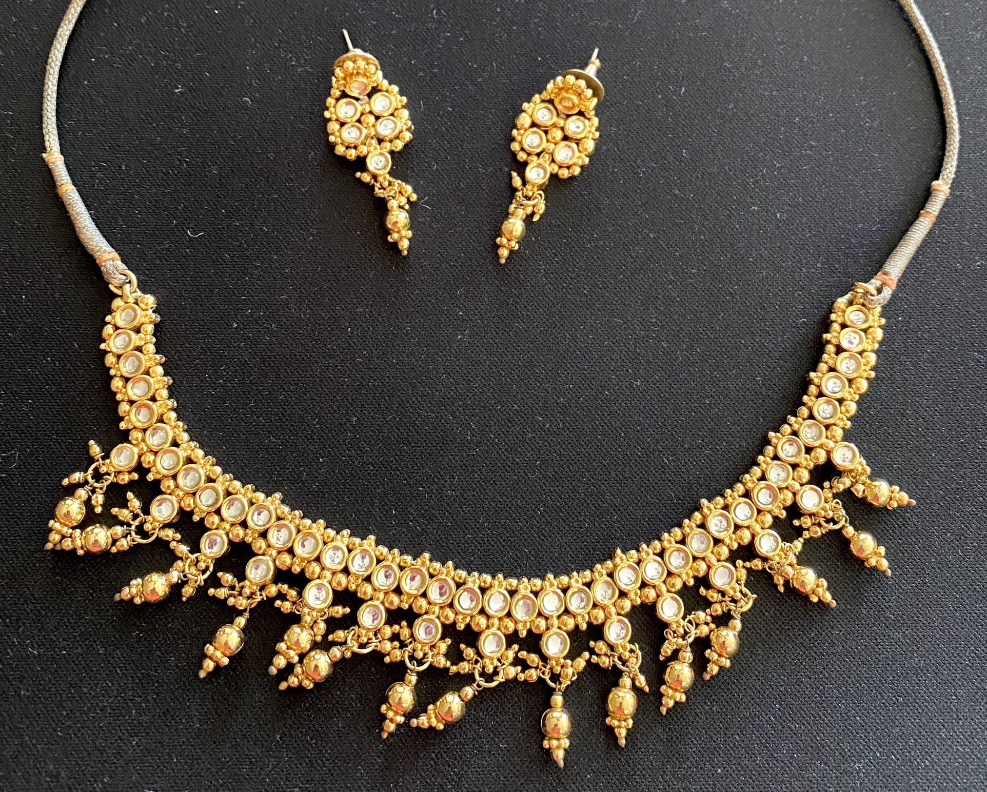 Brand new High quality Costume jewelries / necklaces set