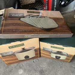 Set A Slow Cooker, A Rice Cooker And Cutting Board Set