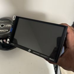 touchscreen radio with apple carplay