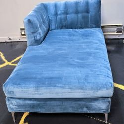 💙 Beautiful Modern Blue Velvet Lounger - $240 OBO!