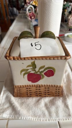 Ceramic Apple Canister with Lid