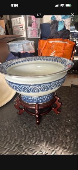 The Bombay Company Vintage Planter and stand