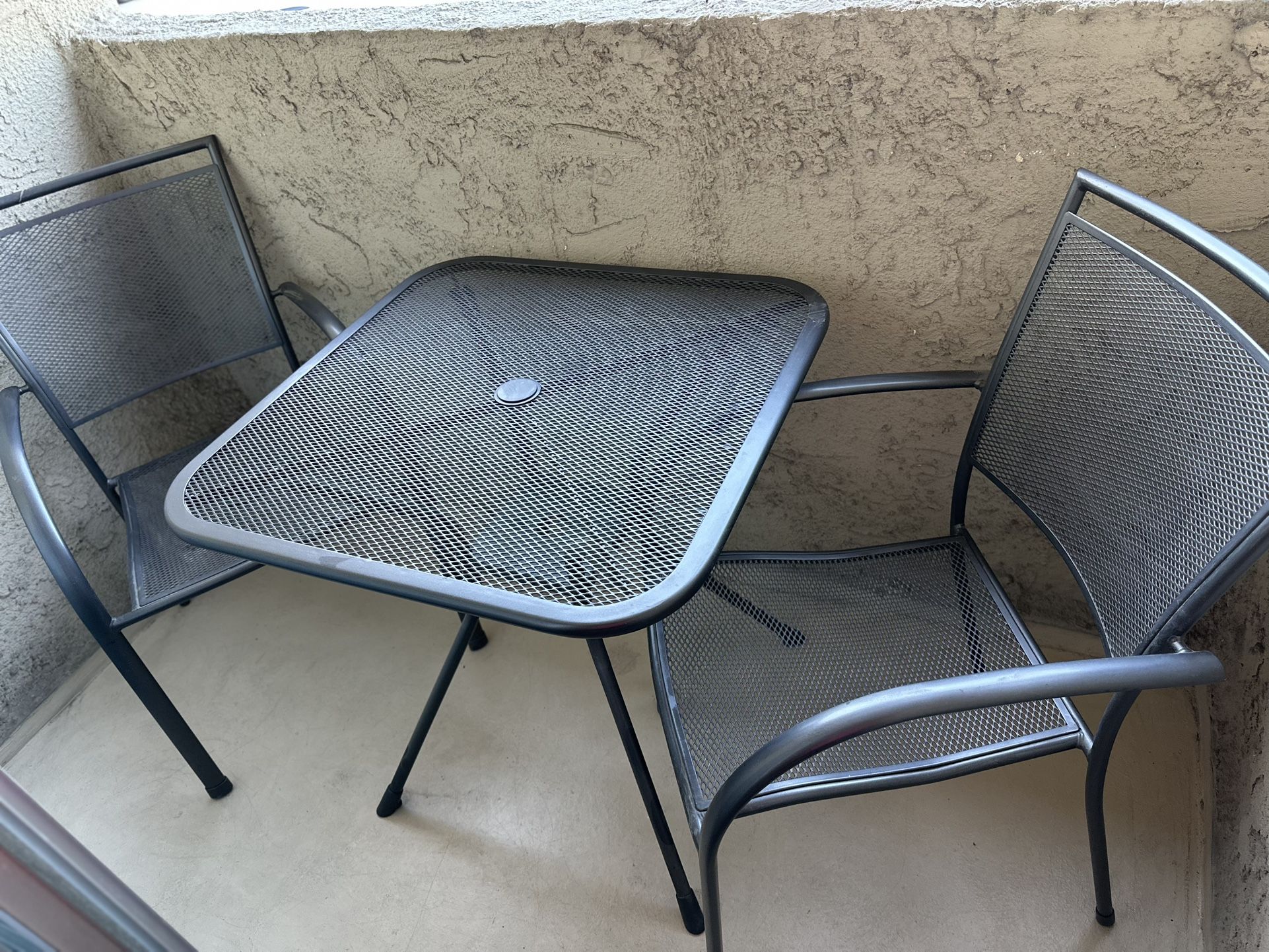 Metal Patio Bistro Set – Table & 2 Chairs – Excellent Condition