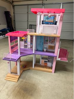 Barbie dream house