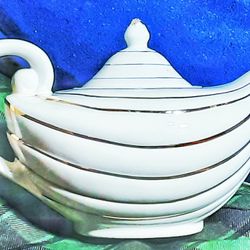 Art Deco SALEM CHINA etude Pattern 22kt Gold Decoration TEAPOT alladins Genie Lamp Shape