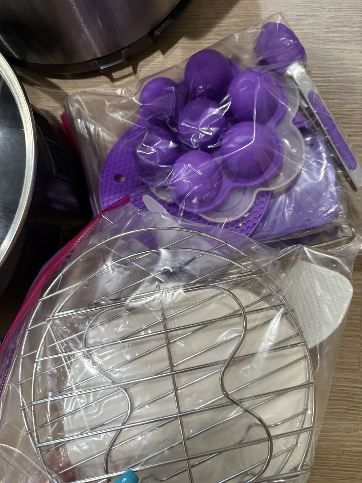 Emeril Lagasse 8-Quart Pressure Cooker - Includes Air Fryer Lid And All Accessories And Manuels 