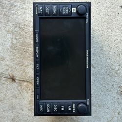 Toyota JBL Stereo E7006