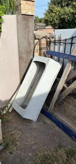 Fibreglass ice chest holder