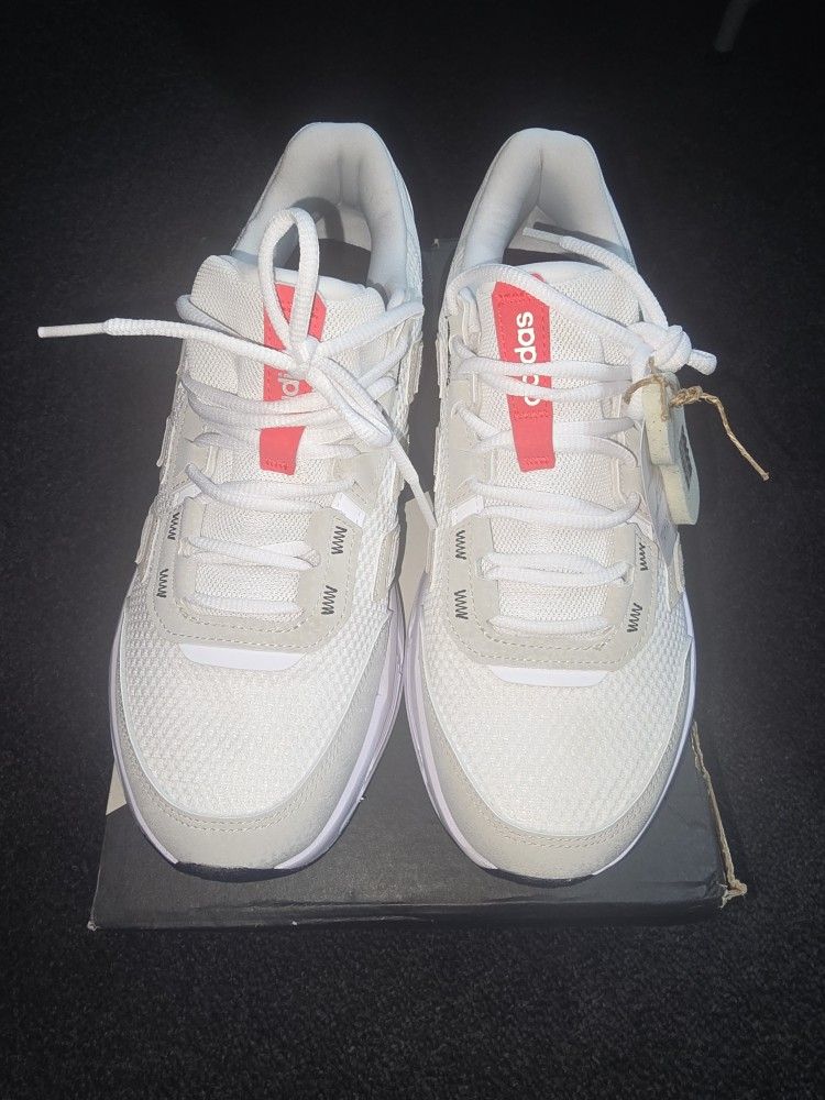 ADIDAS-- AstraStar Running Shoes, Mens 8.5, Womens 10, White ***