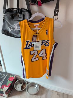 Mtchell & ness kobe jersey