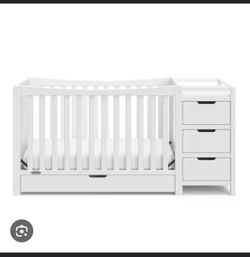 Graco Remi 4 in 1 Crib with Changer and Storage