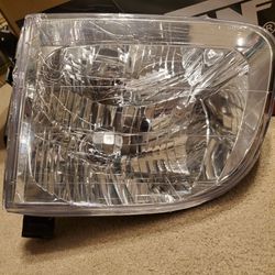 Headlights for '01-'04 Toyota Sequoia and Tundra (Double Cab)