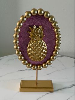 Pink shiny ✨ pineapple decor