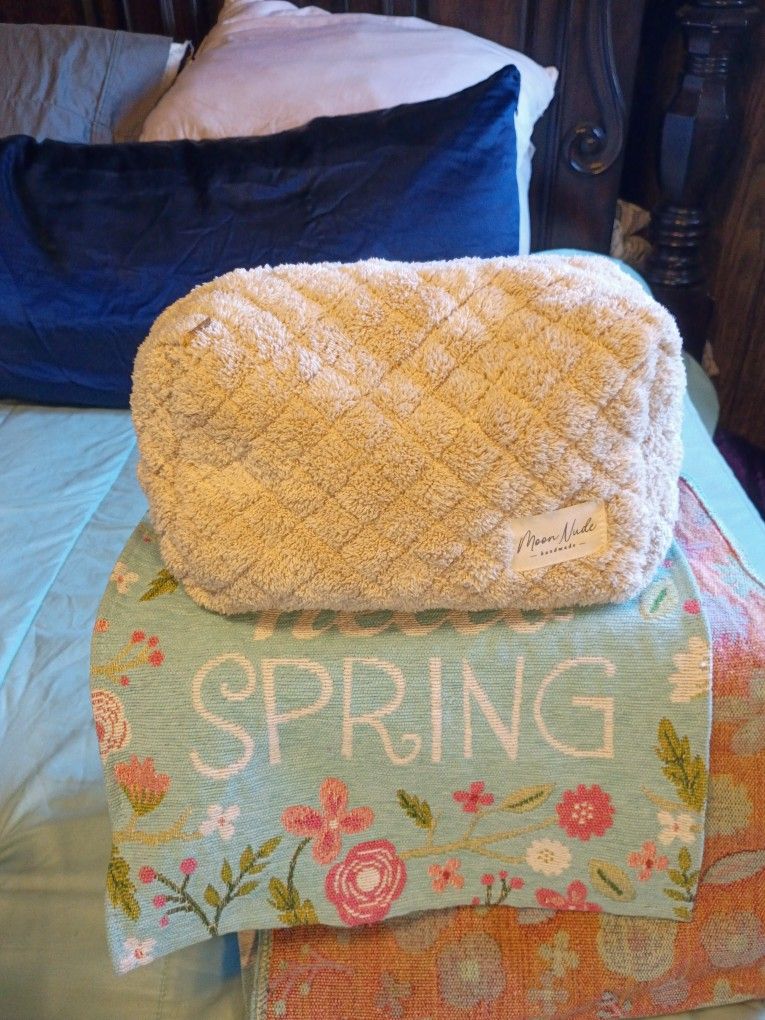 Cream Large Makeup Bag By MOON NUDE