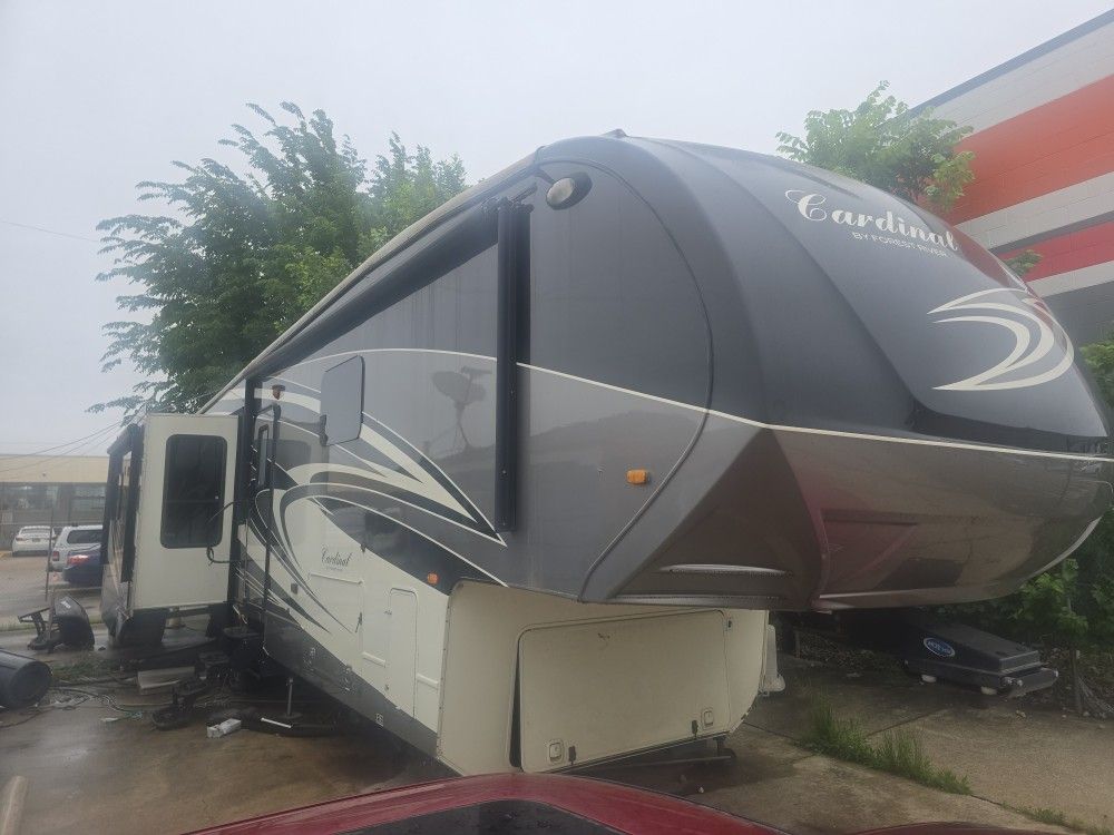 3 SLIDE TRAVEL TRAILER UP FOR AUCTION