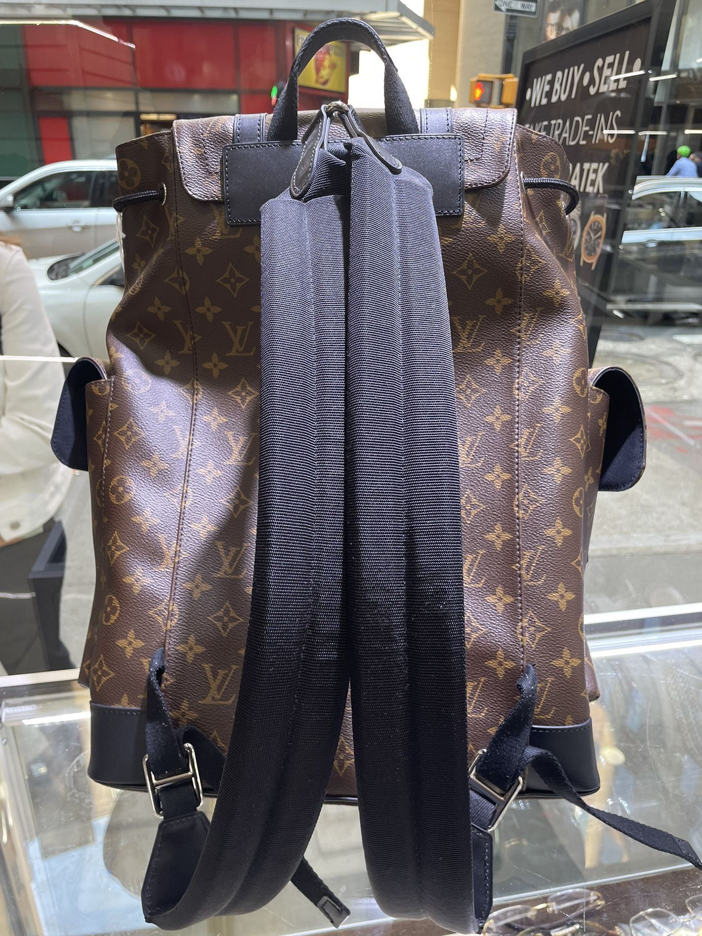 Louis Vuitton Backpack for Sale in Queens, NY - OfferUp