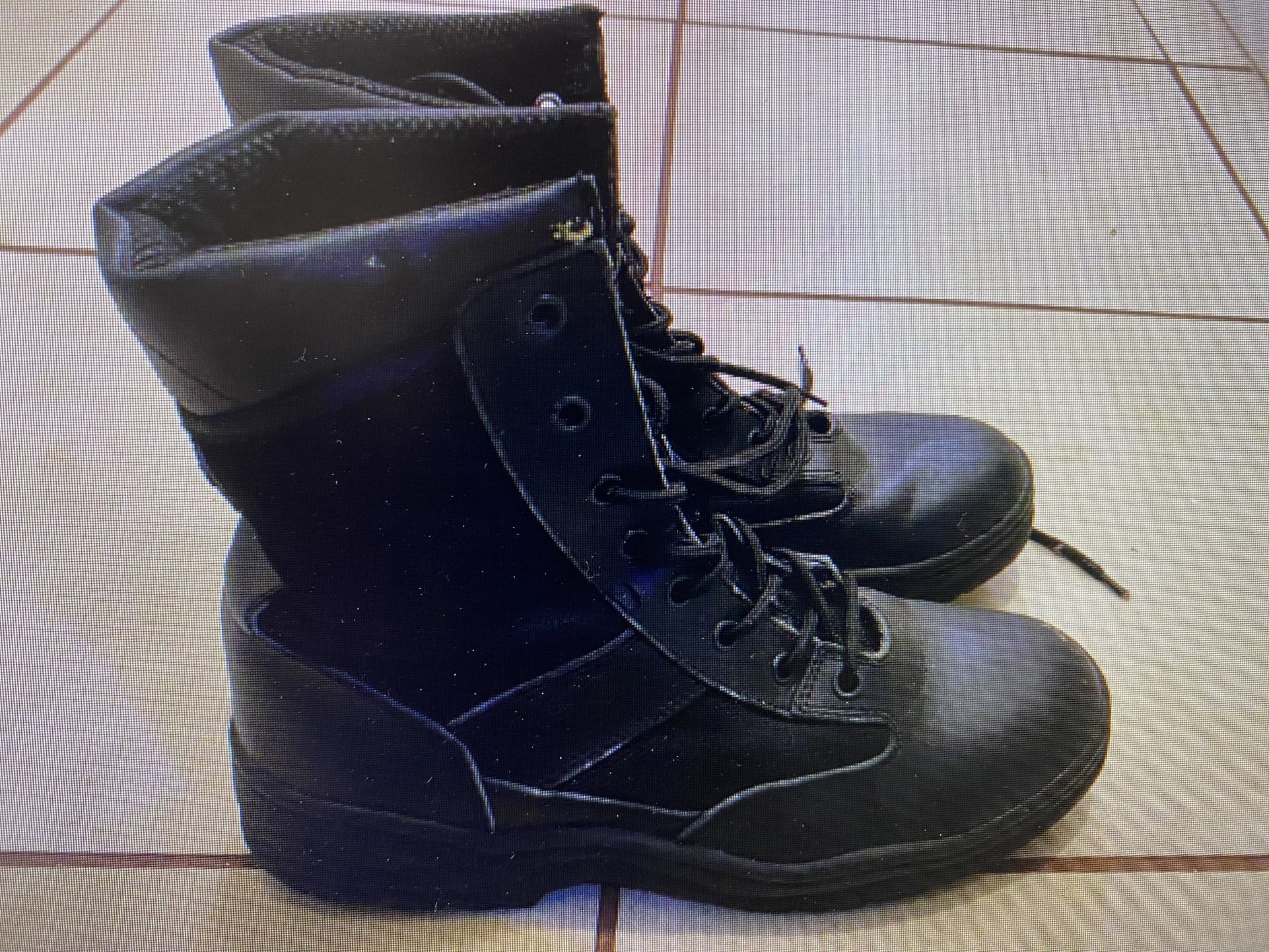 Utilikit Boots Size 11