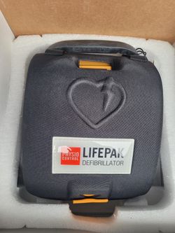 Defibrillator
