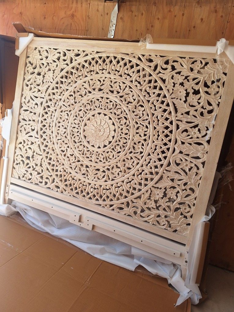 Room Decorator's BigHeadboard