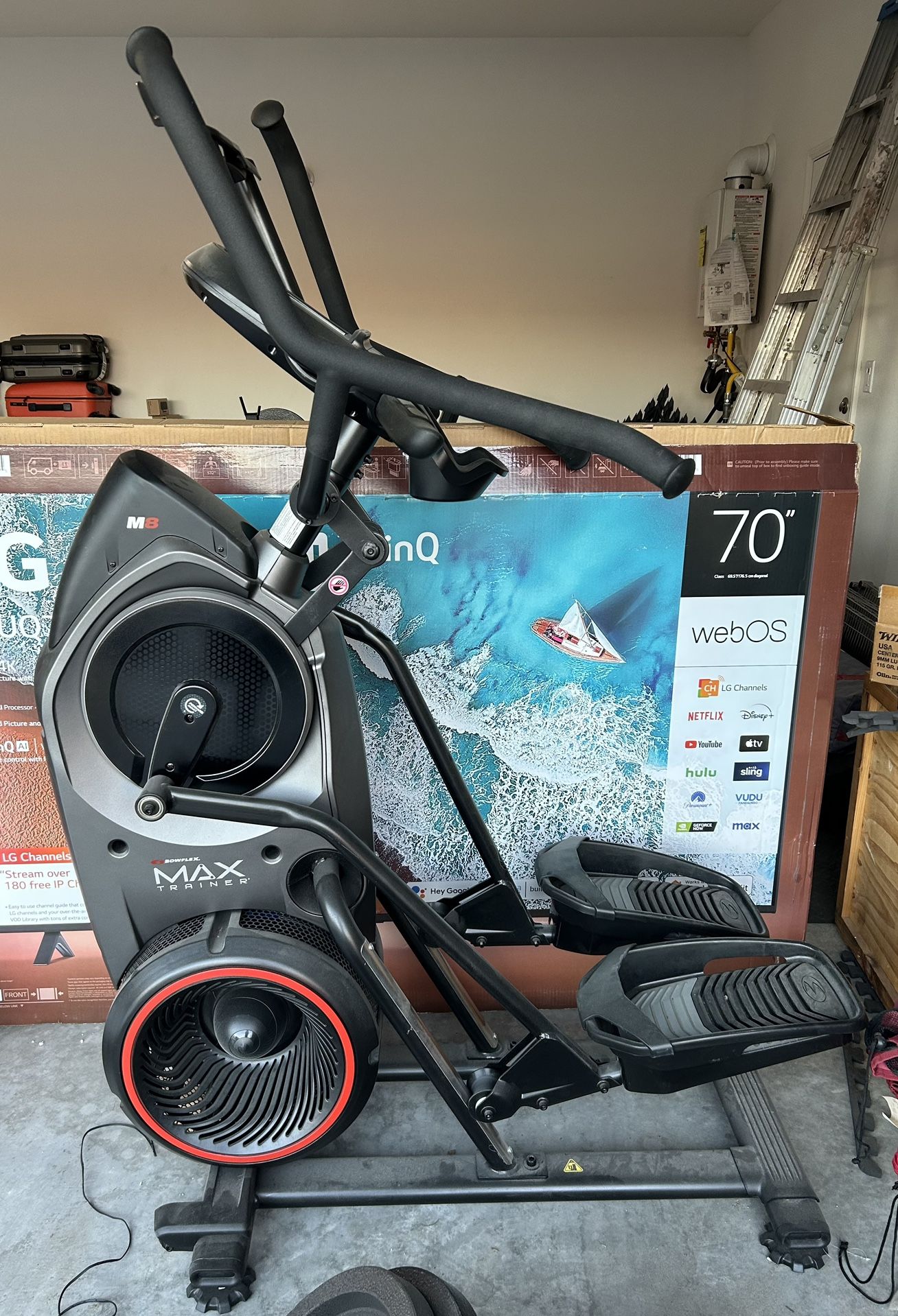 Bowflex - Max Trainer M8 Elliptical