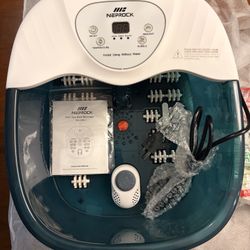 Foot soaker/spa with foot therapy soaks