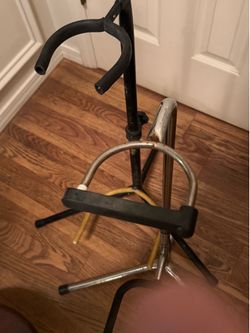 2 Guitar stands used