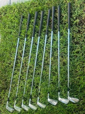 └➤➤➤ Men's Right-Handed | Wilson | Golf Irons | 8 Clubs