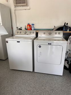 Maytag Washer & Gas Dryer Set