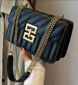 Black Quilted Chain Strap Crossbody Bag