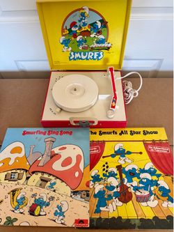 Vintage 1982 Smurfs Portable Record Player with 2 Records