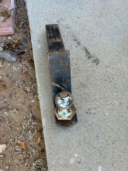 4” drop trail hitch  with 2” ball