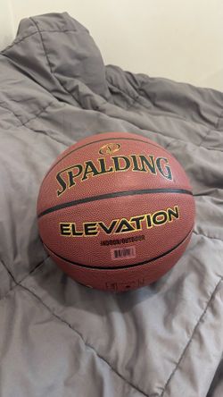 Spaulding Elevation indoor/outdoor basketball