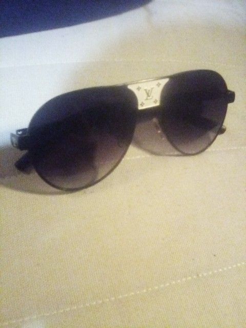 Louis Vuitton Waimea Sunglasses for Sale in Bayonne, NJ - OfferUp