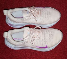 FIRM IN MERCED‼️NIKE RUNNING SHOES SIZE 8