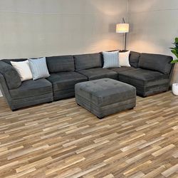 6 Piece Modular Sectional Couch (FREE DELIVERY 🚚)