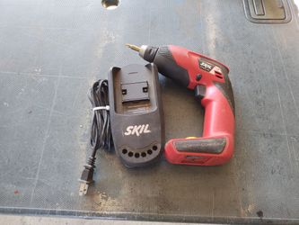 Skill 10.8 lithium lon drill tool