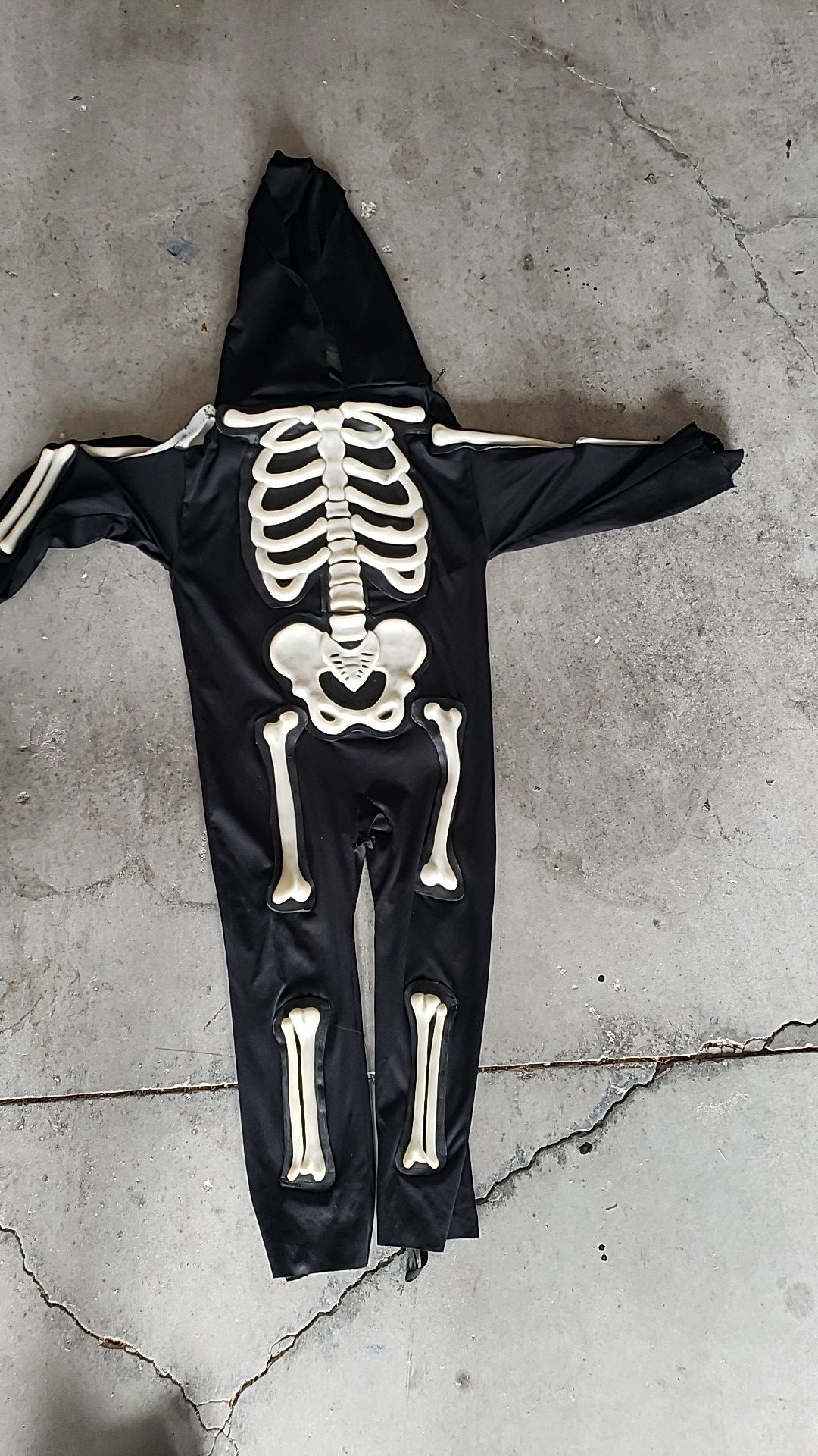 Kids skeleton costume fits 4-6