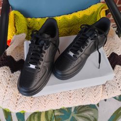 Black Air Forces 