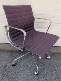 Herman Miller Eames Aluminum Group Management Vintage Office Chair (1998)