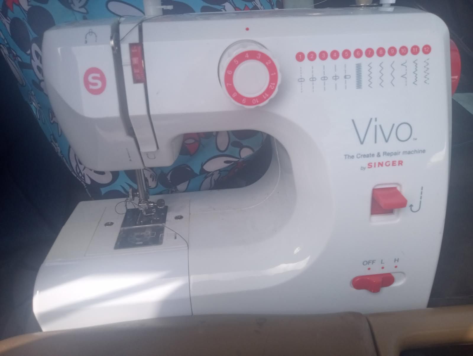 SINGER Vivo 1004 Create Repair 23 Stitch Sewing Machine W/ AC Adapter Foot Pedal