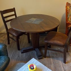 Rounded Dining Table 